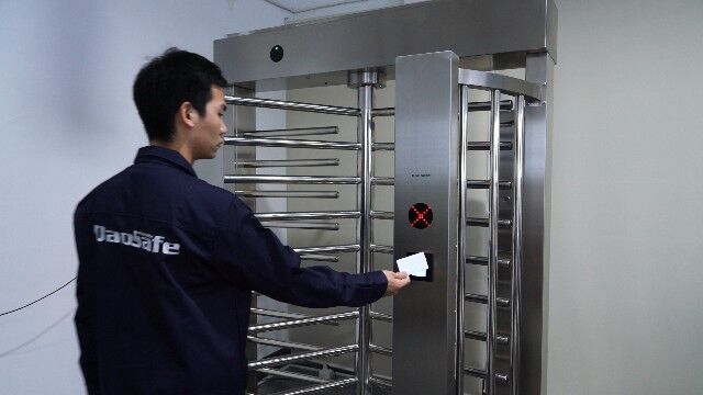 entry by card qr code exit freely