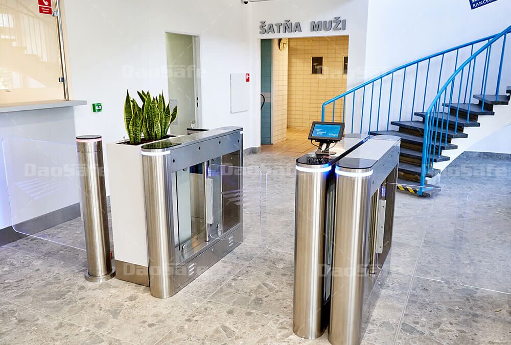 Swing turnstile gate be used for swinging bath 3