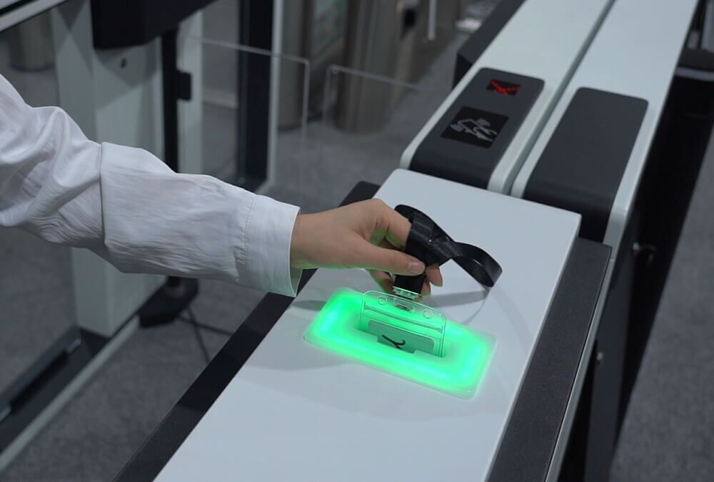 dssp6001g card sleeve collector in sample room 3